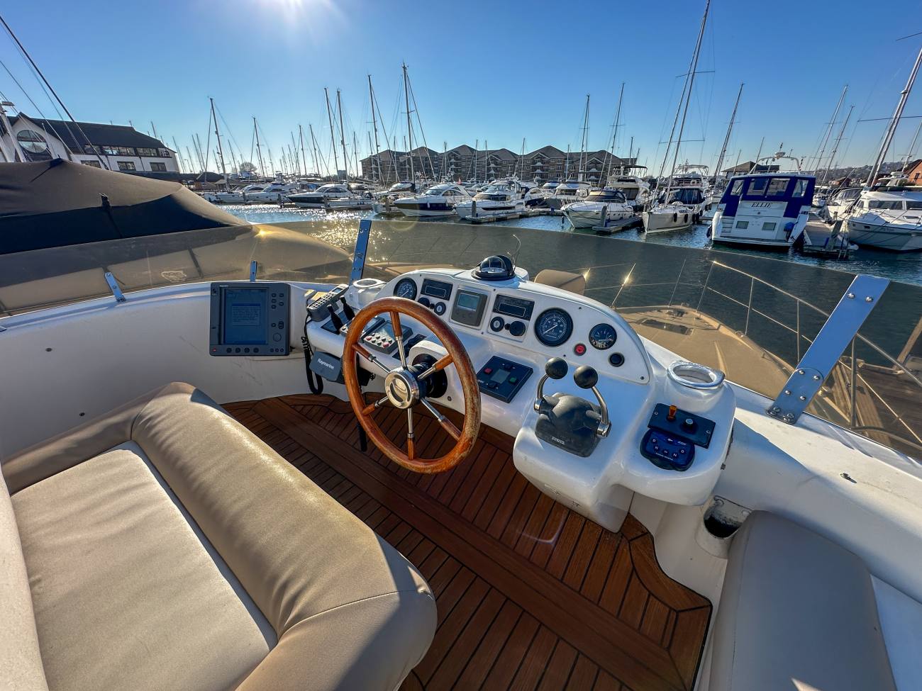 2001 Sealine F43 image 27