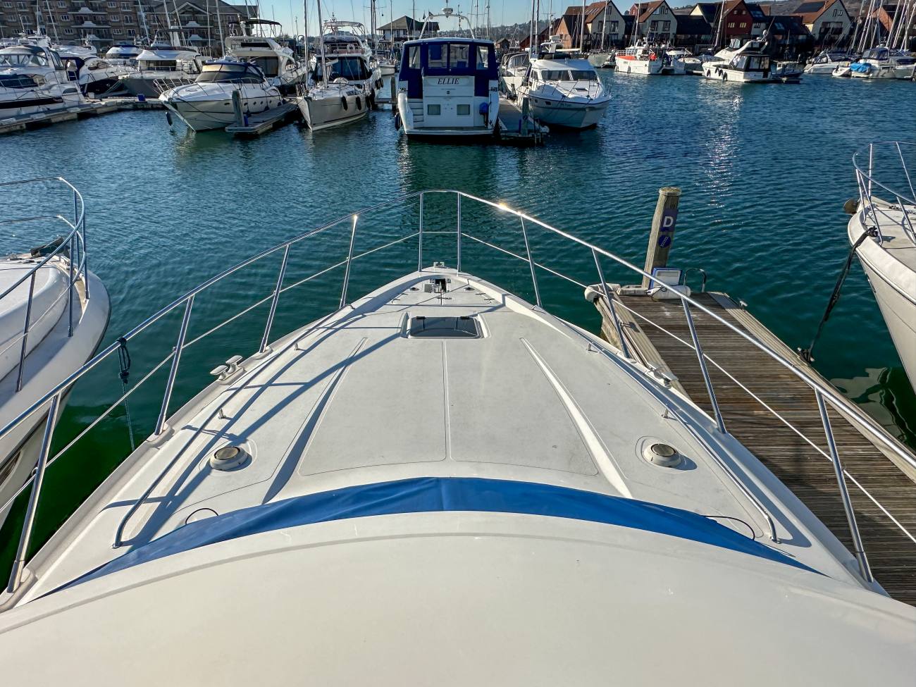 2001 Sealine F43 image 24