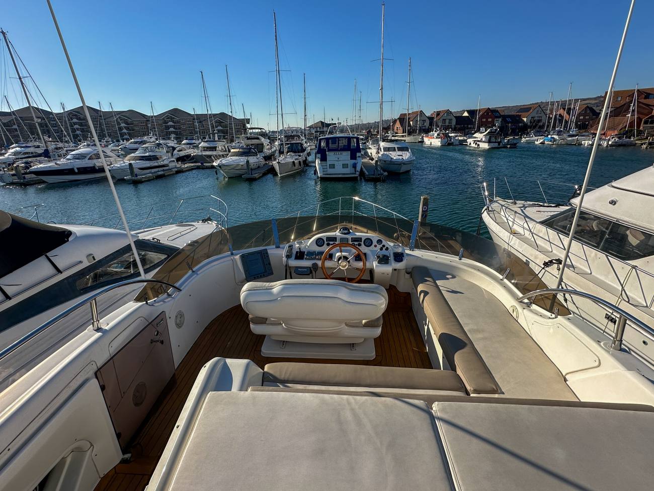 2001 Sealine F43 image 30