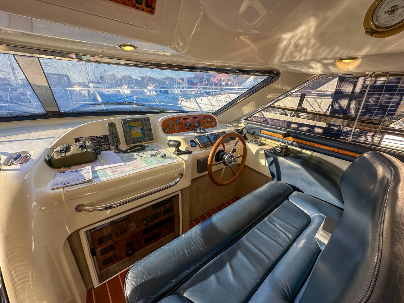 2001 Sealine F43 image 32