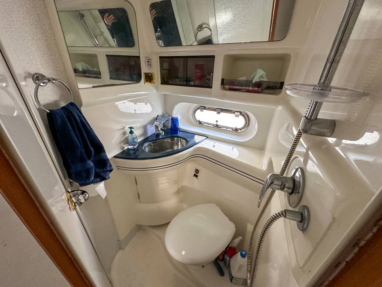 2001 Sealine F43 image 2