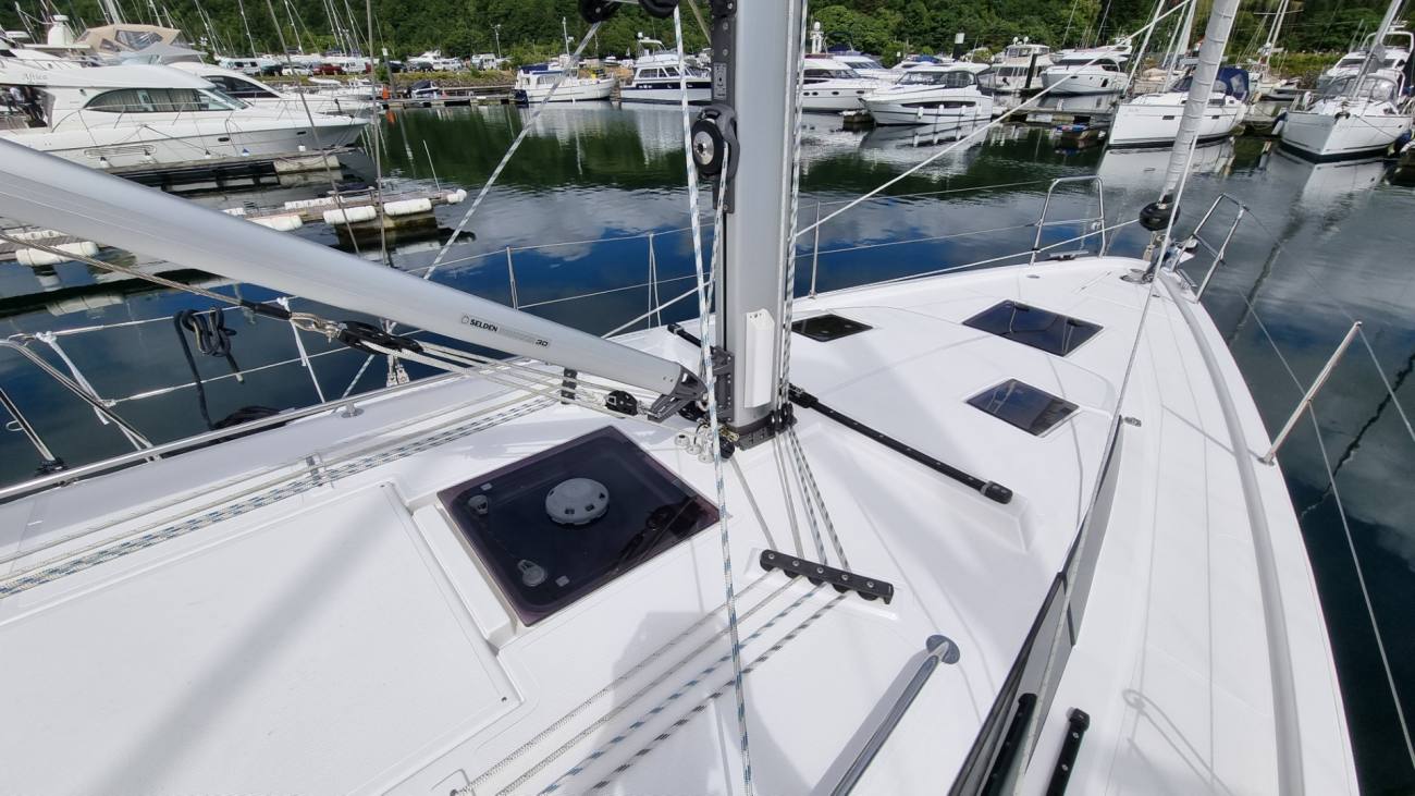 2022 Bavaria C38 image 33