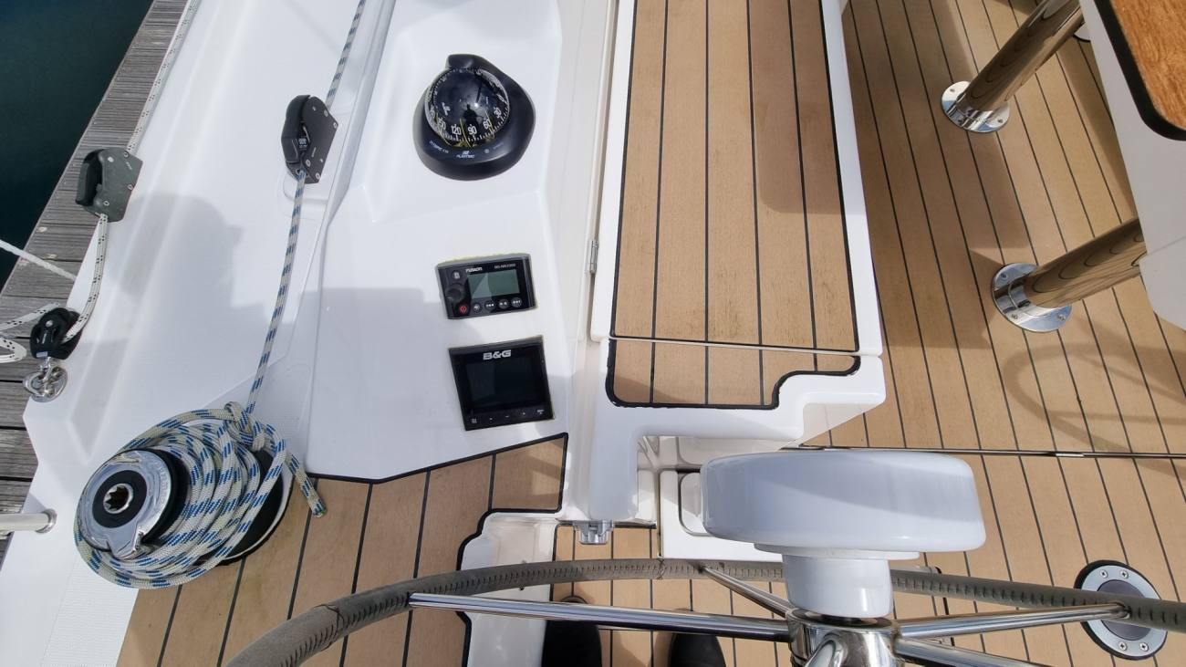 2022 Bavaria C38 image 36