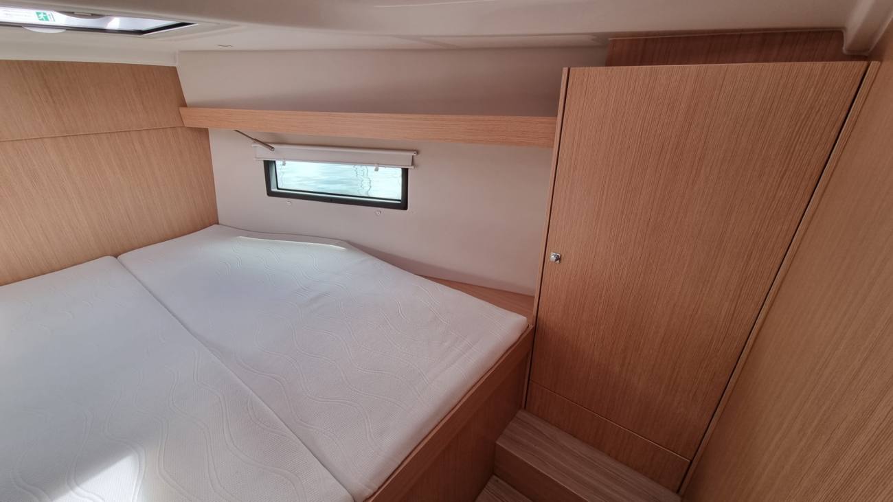 2022 Bavaria C38 image 38
