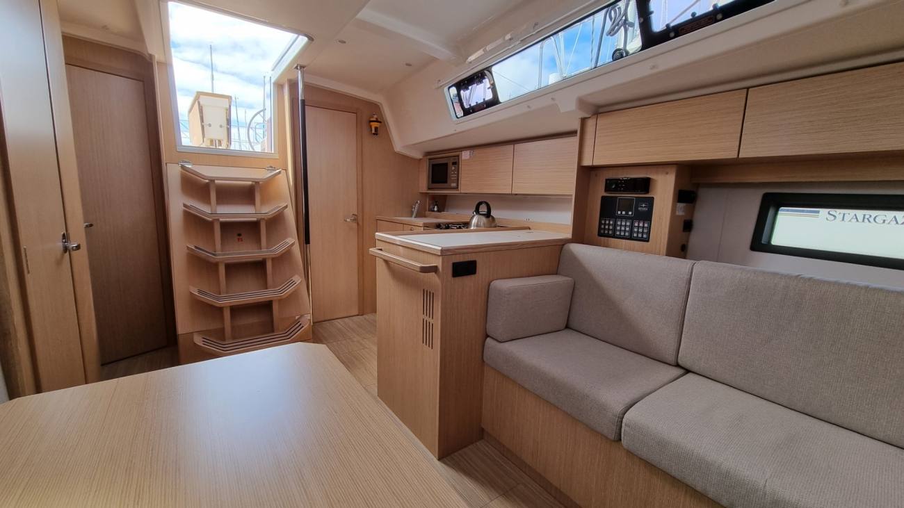 2022 Bavaria C38 image 44