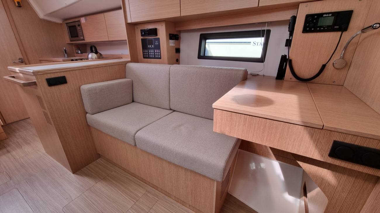 2022 Bavaria C38 image 52