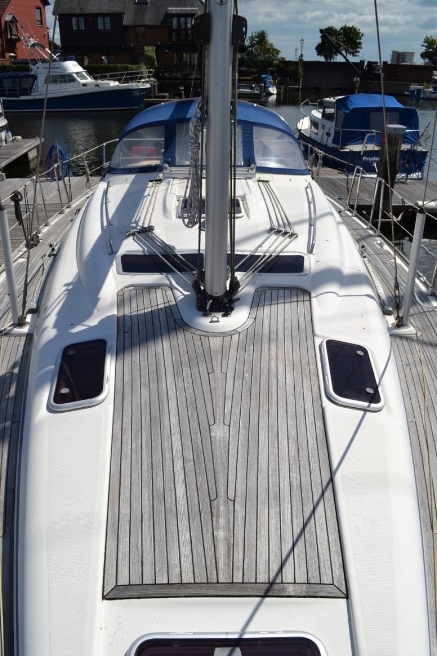 2005 Bavaria 39 Cruiser image 18