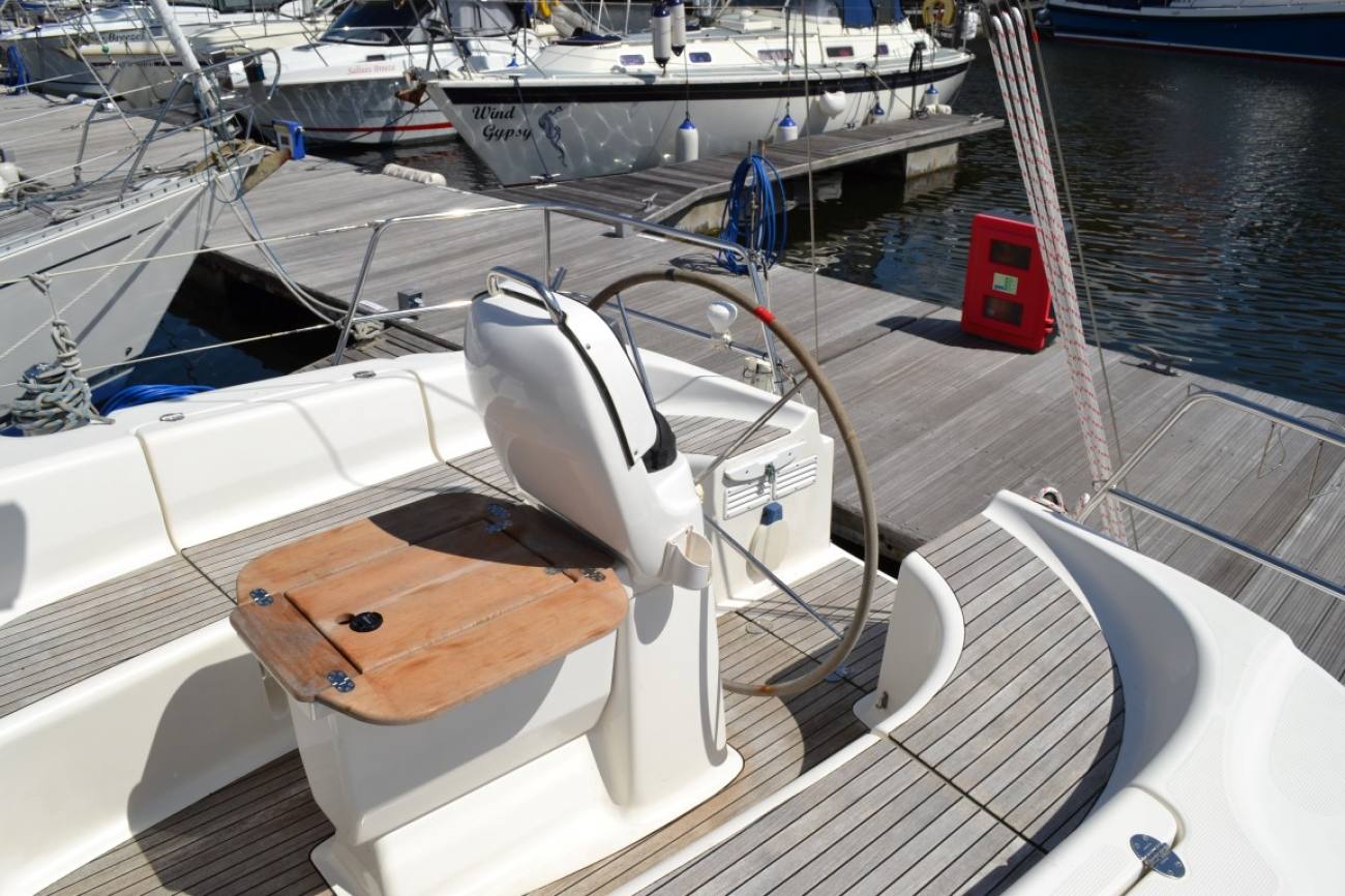 2005 Bavaria 39 Cruiser image 20