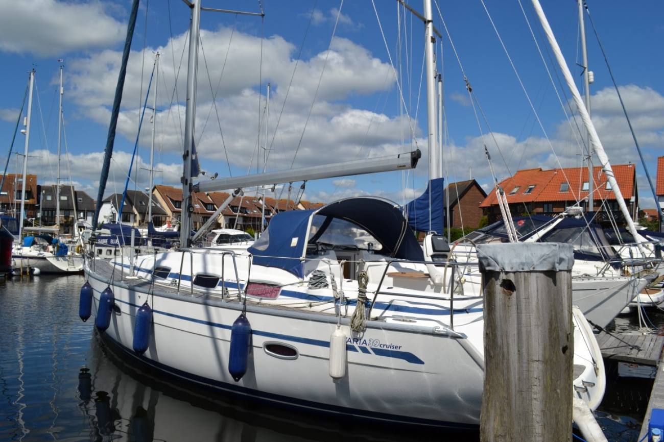 2005 Bavaria 39 Cruiser image 13