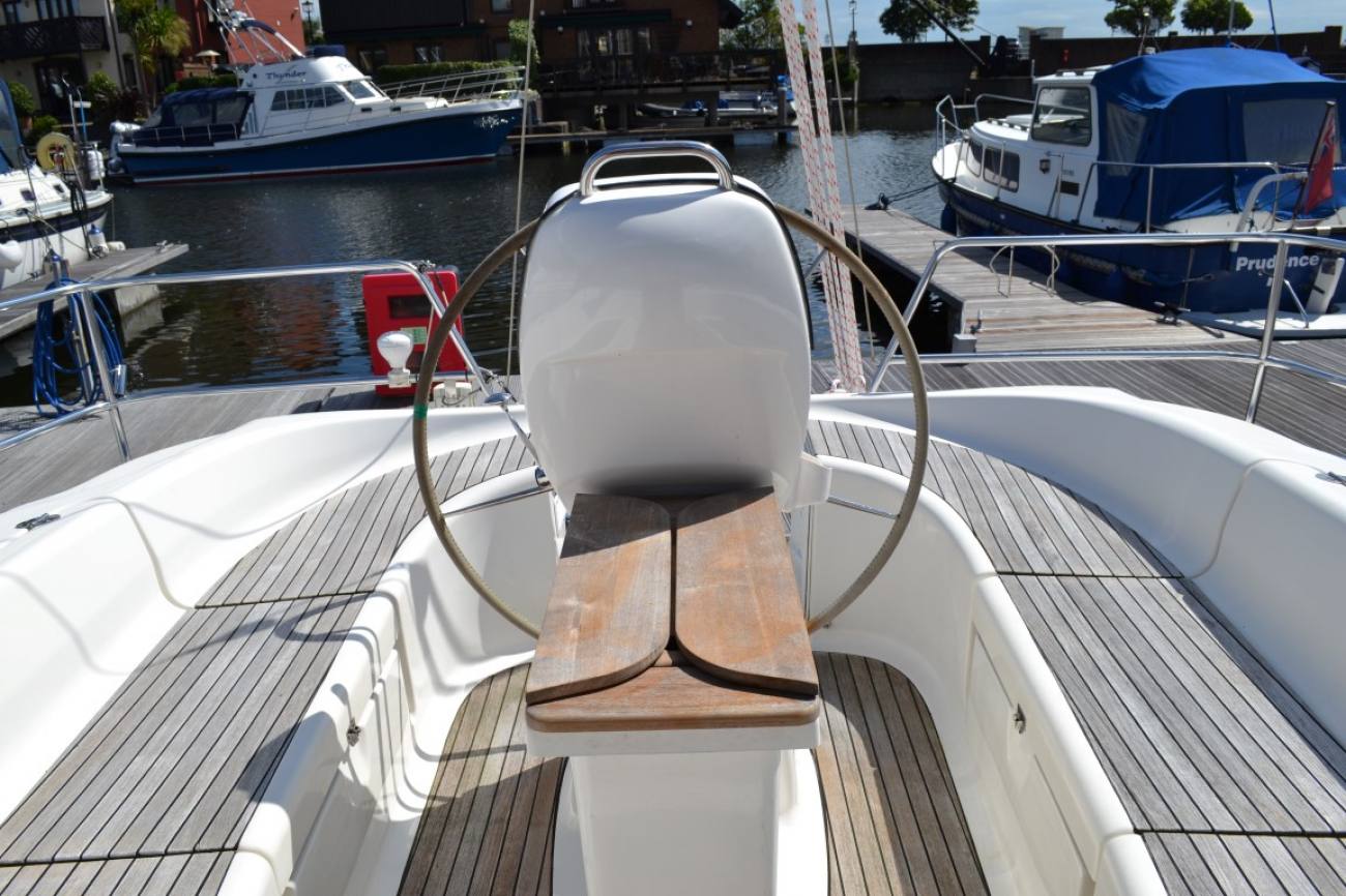 2005 Bavaria 39 Cruiser image 32