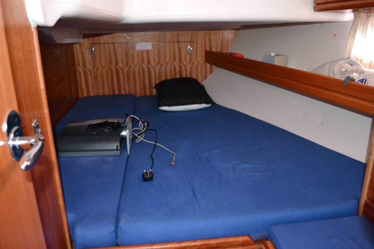 2005 Bavaria 39 Cruiser image 38