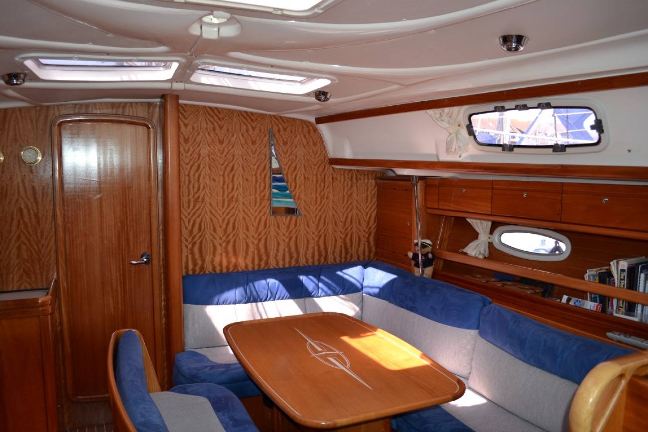 2005 Bavaria 39 Cruiser image 45