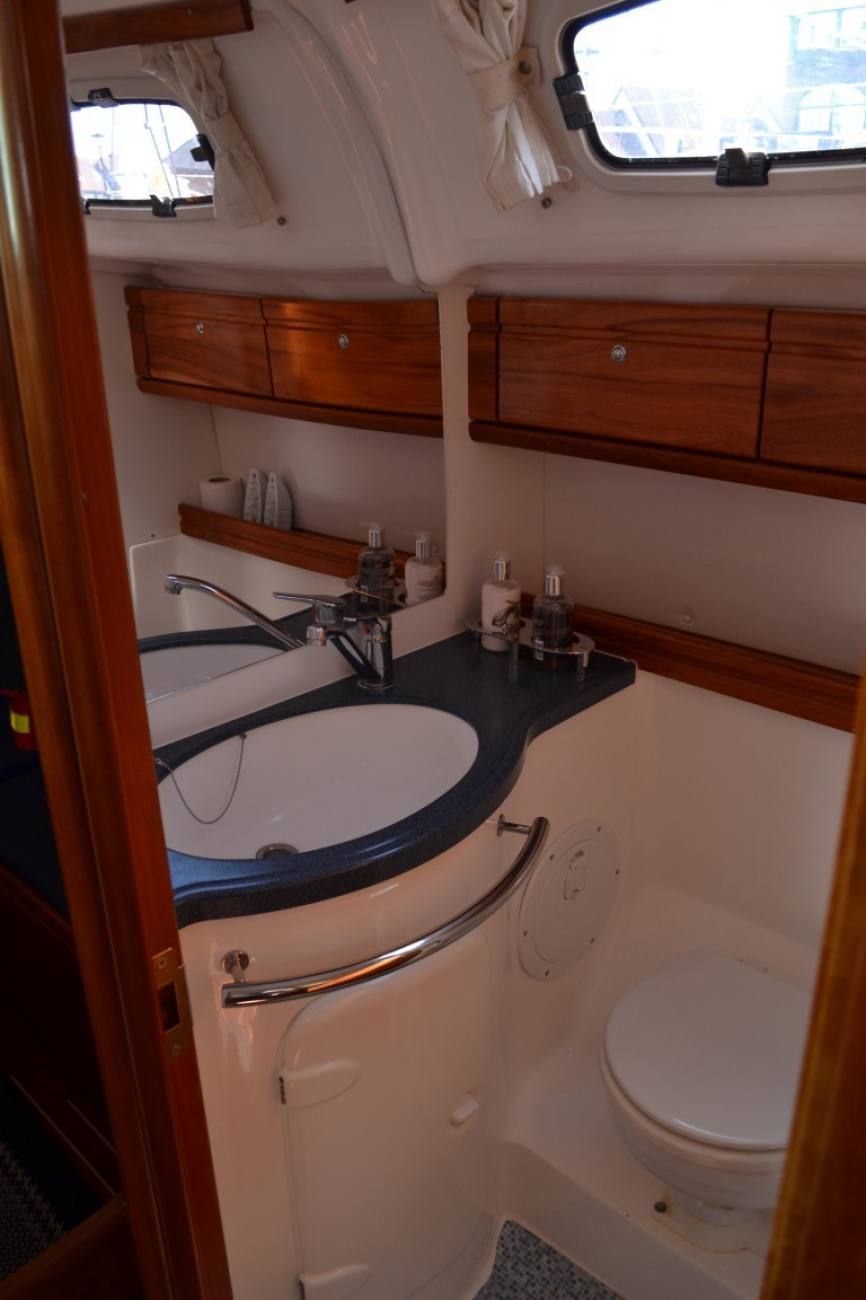2005 Bavaria 39 Cruiser image 54