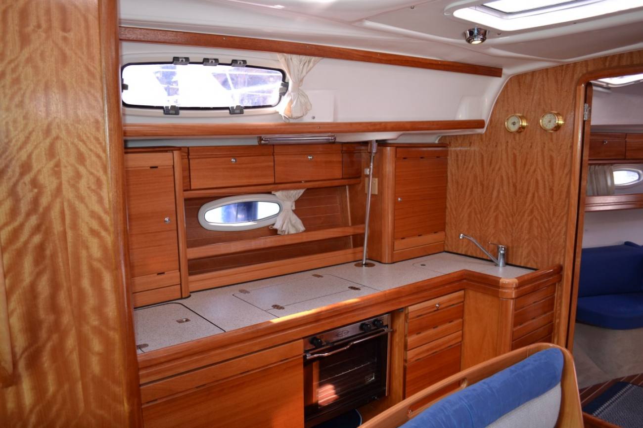 2005 Bavaria 39 Cruiser image 2