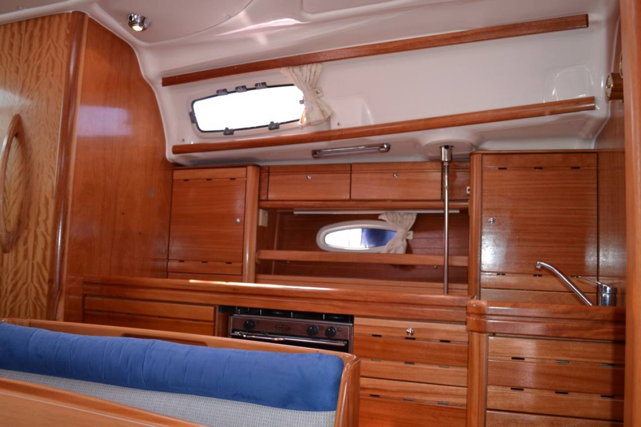 2005 Bavaria 39 Cruiser image 5