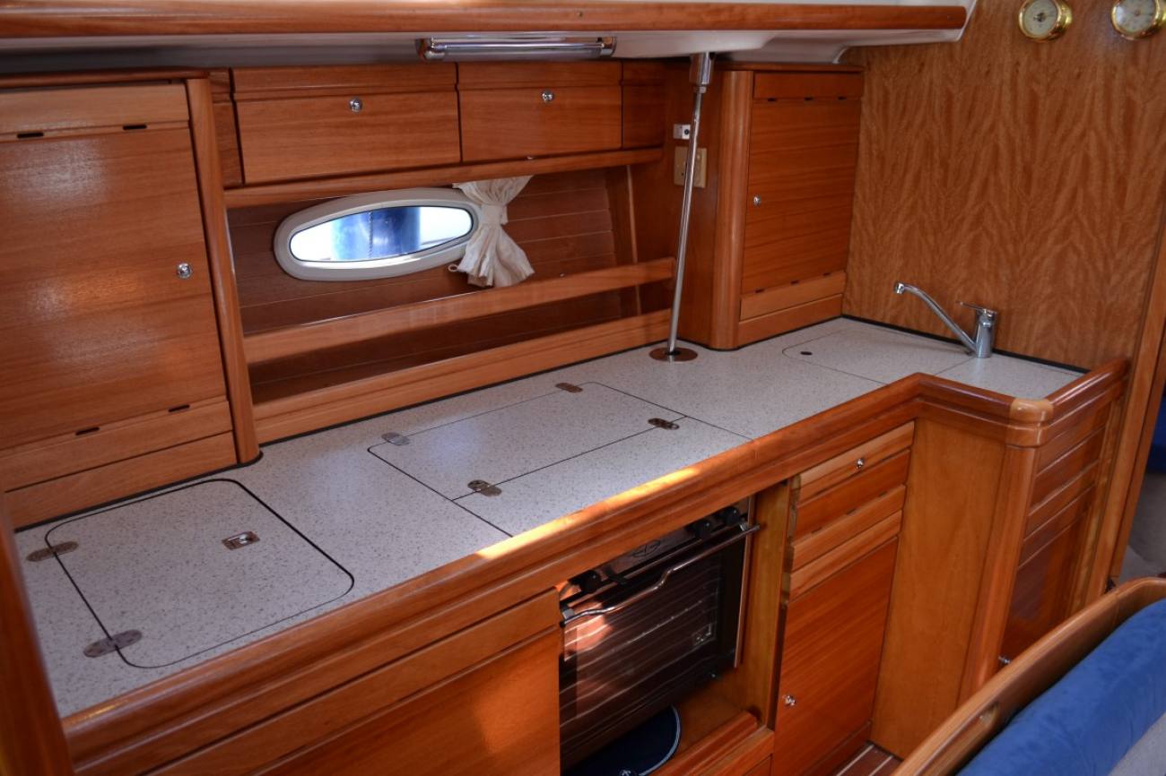 2005 Bavaria 39 Cruiser image 7