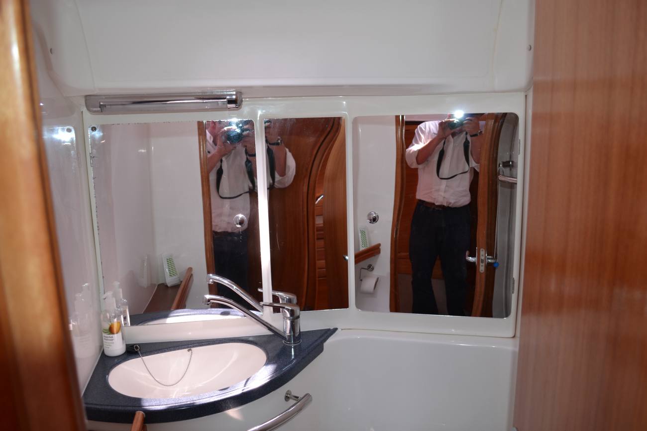 2005 Bavaria 39 Cruiser image 9