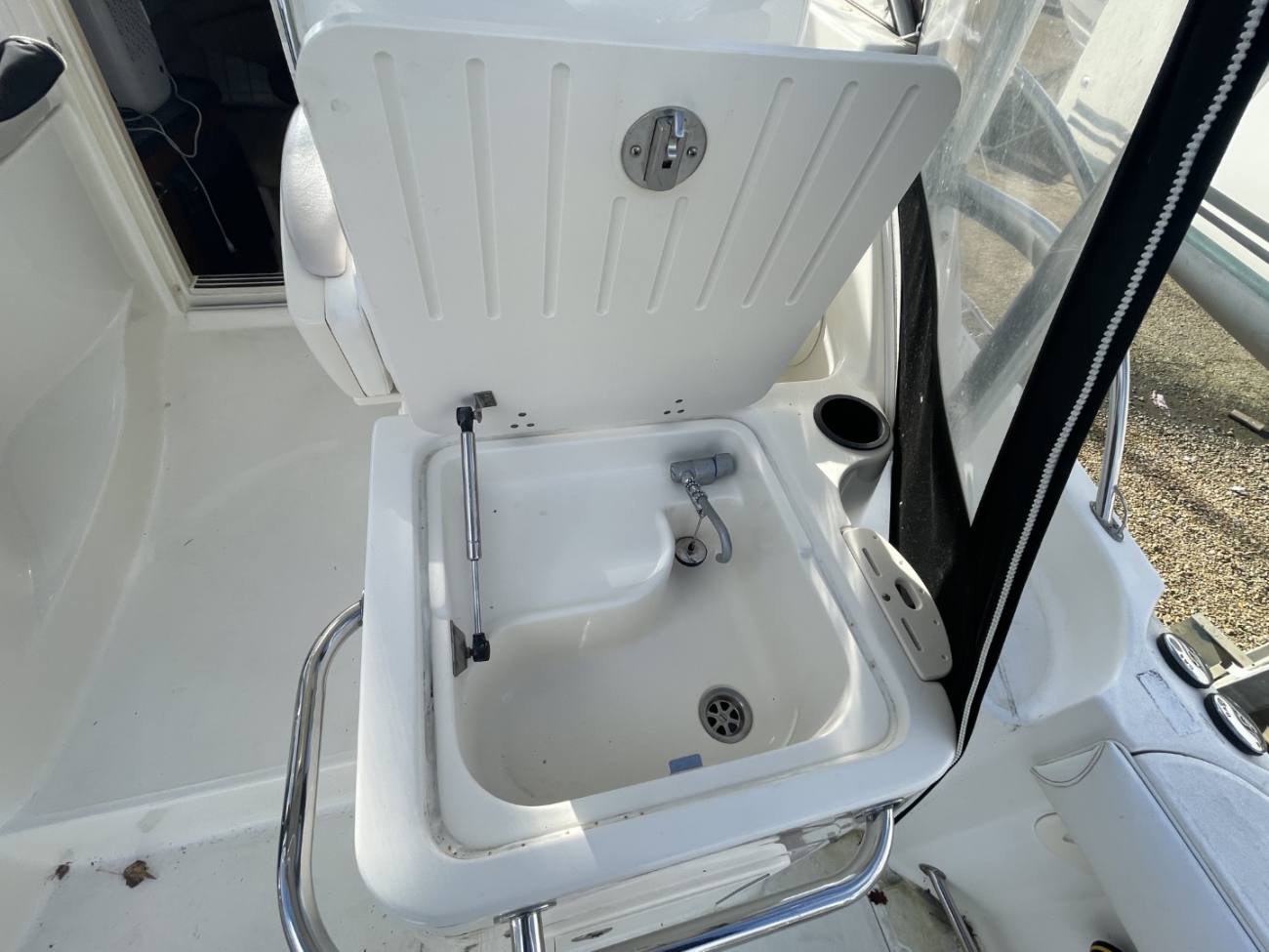 2006 Boston Whaler 305 Conquest image 19