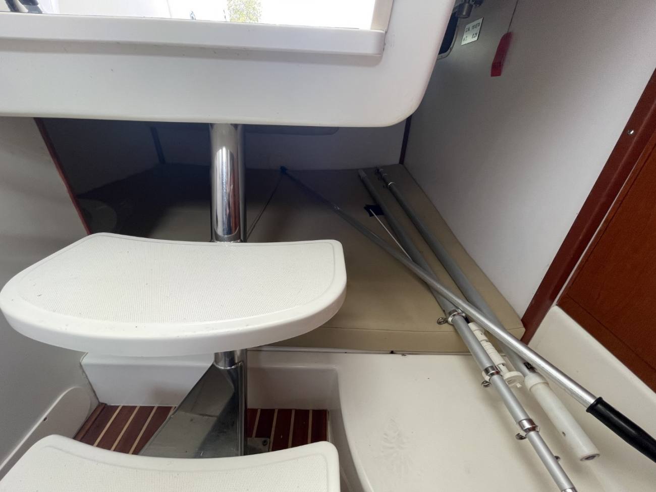 2006 Boston Whaler 305 Conquest image 2