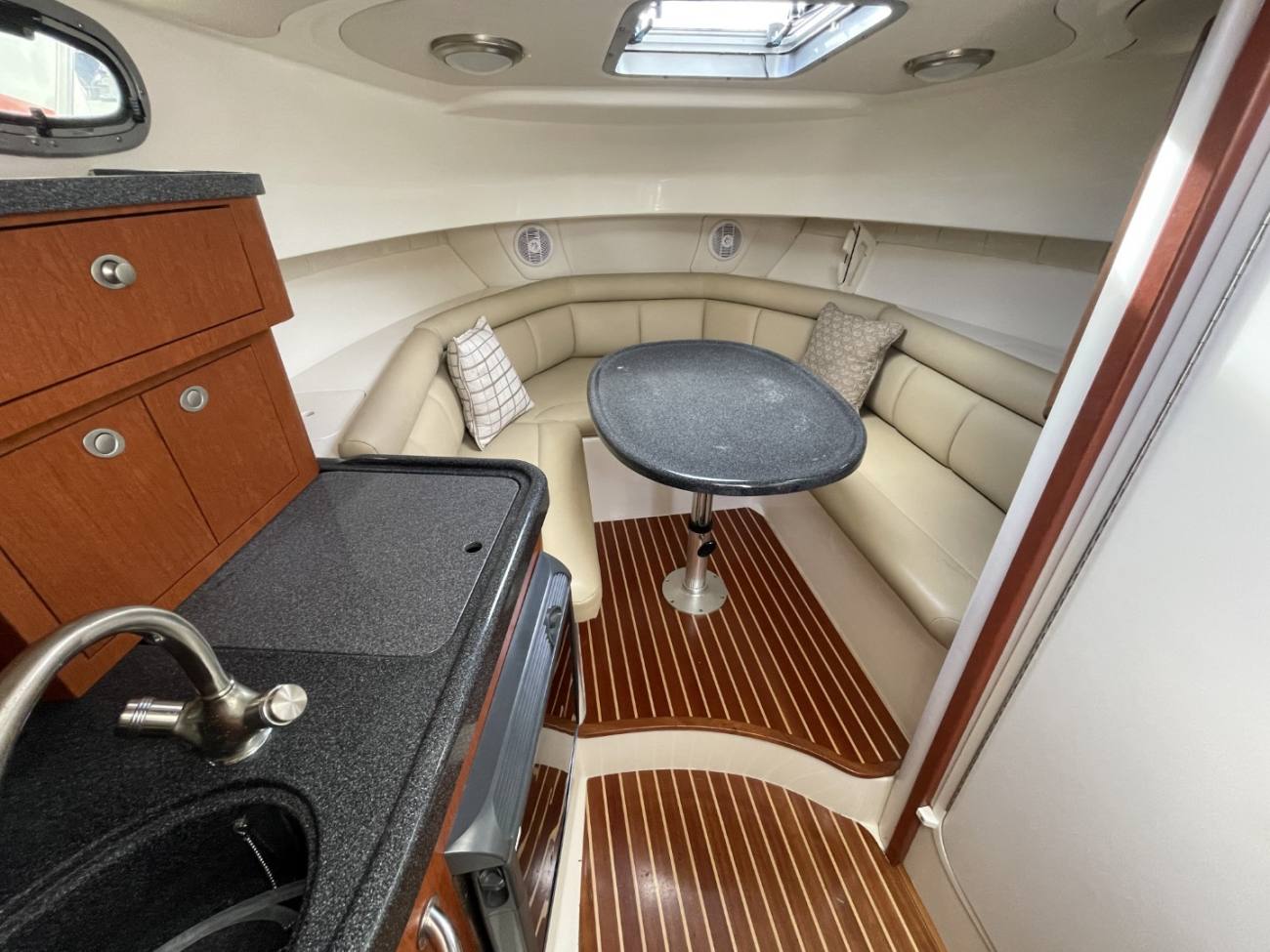 2006 Boston Whaler 305 Conquest image 5
