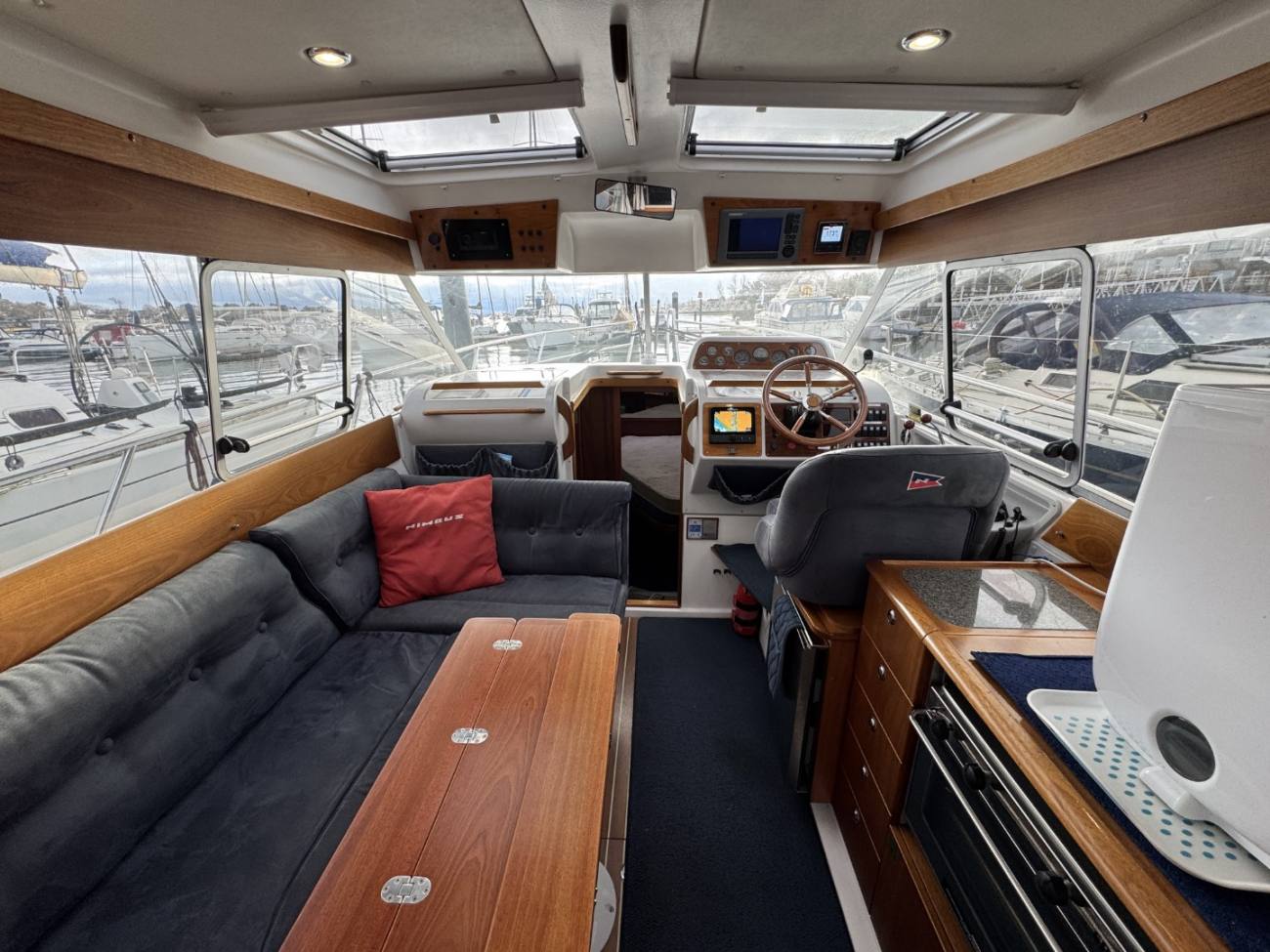 2007 Nimbus 320 Coupe image 16