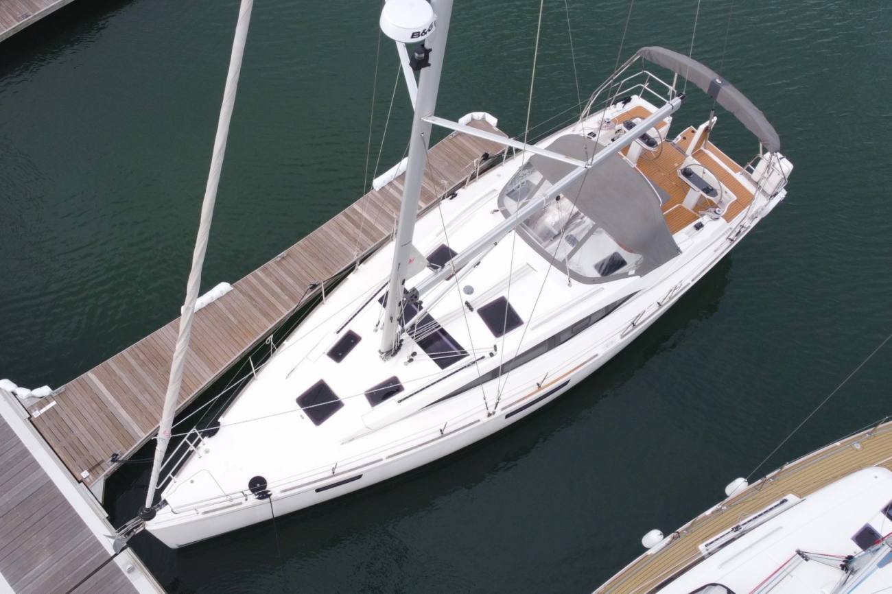 2020 Bavaria Vision 42 image 13