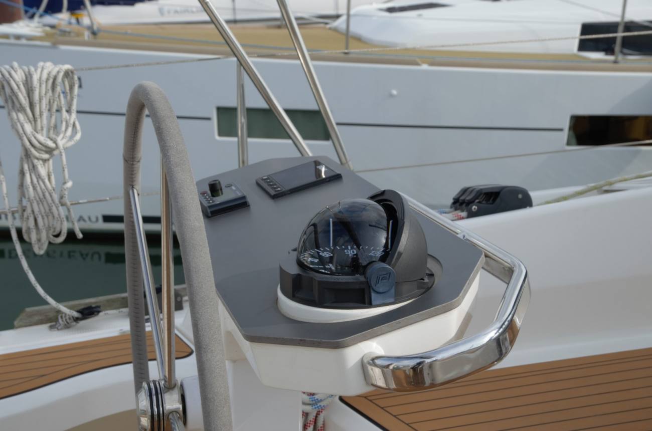 2020 Bavaria Vision 42 image 20