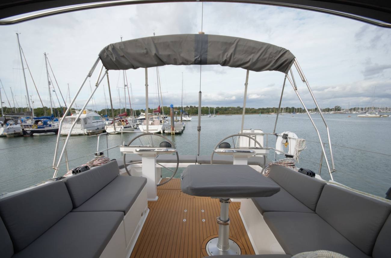 2020 Bavaria Vision 42 image 25