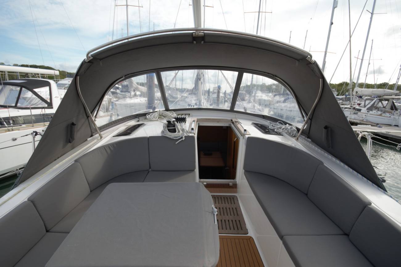 2020 Bavaria Vision 42 image 26