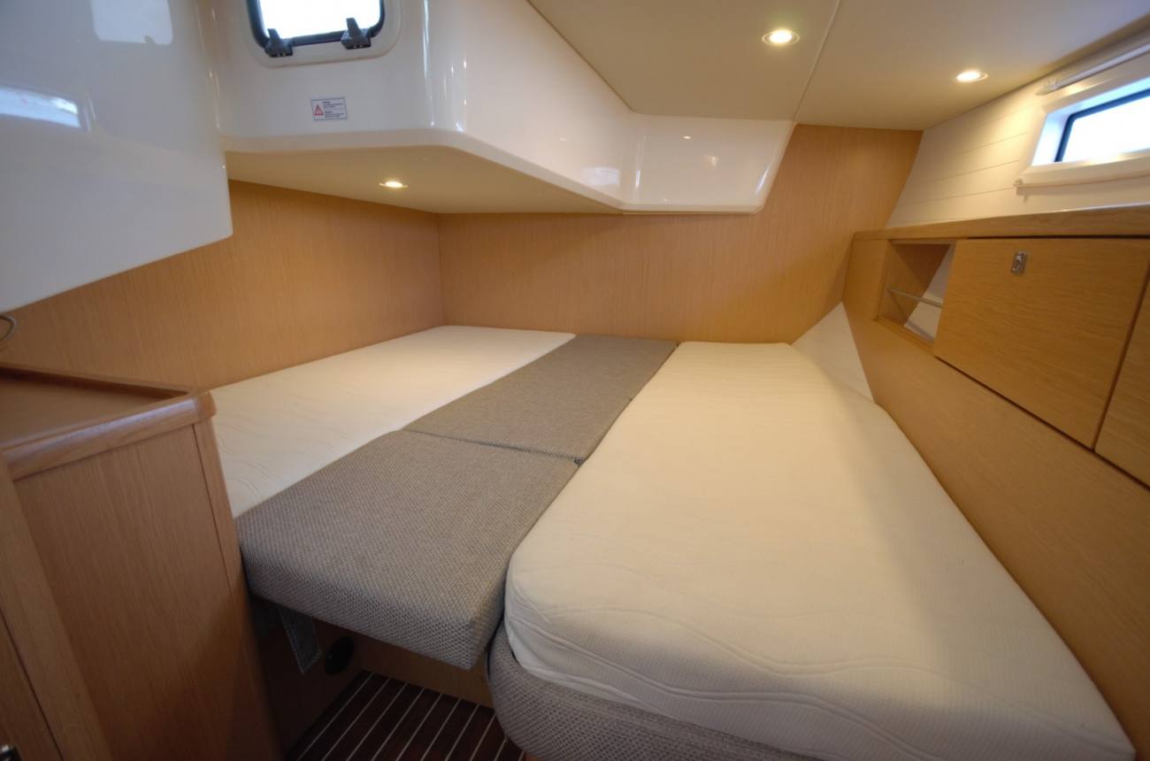 2020 Bavaria Vision 42 image 44