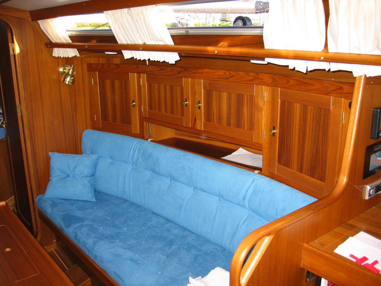 2004 Faurby 363 Deluxe image 3