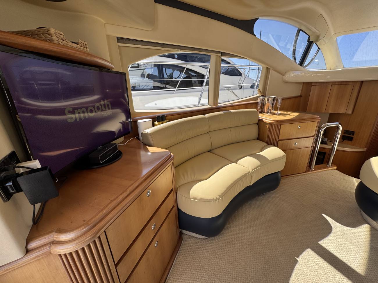 2005 Azimut 42 image 32