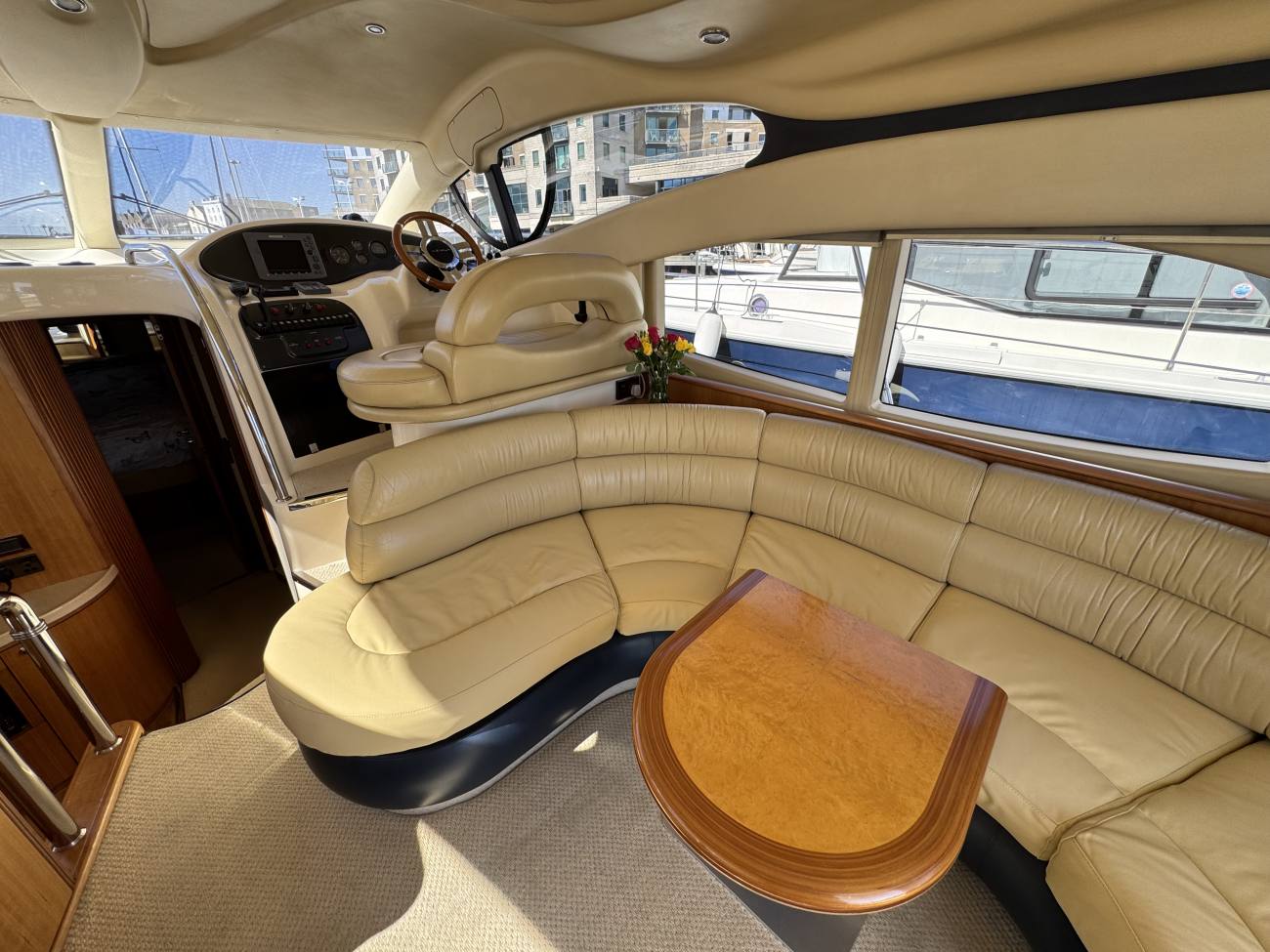 2005 Azimut 42 image 31