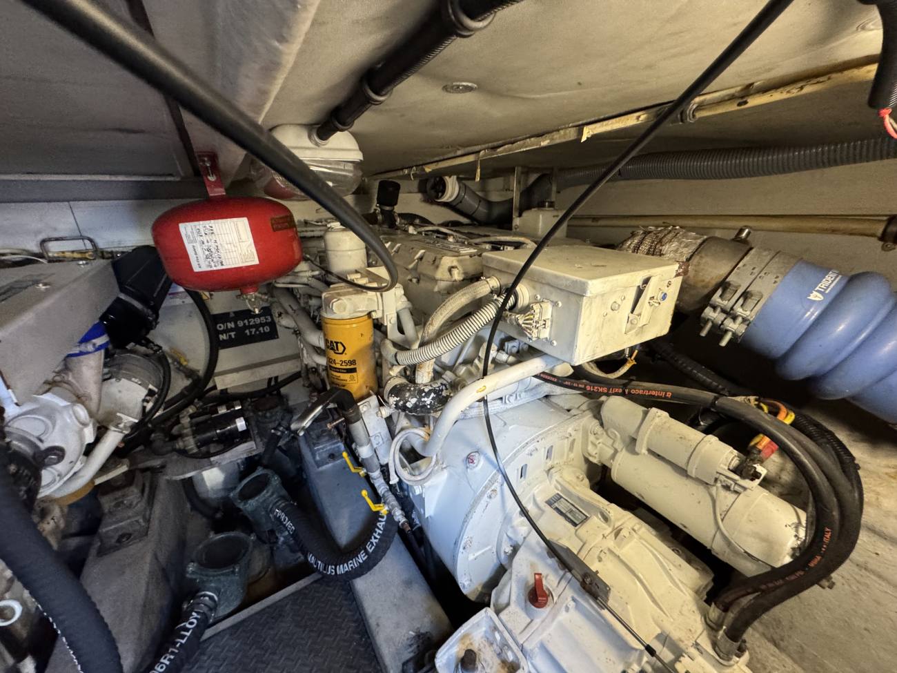 2005 Azimut 42 image 2