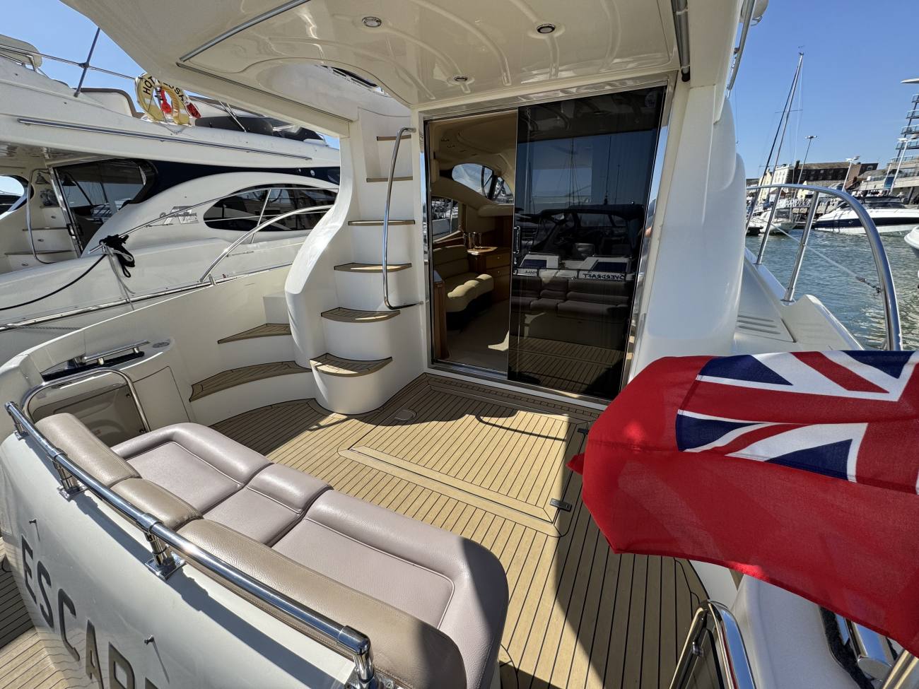 2005 Azimut 42 image 22