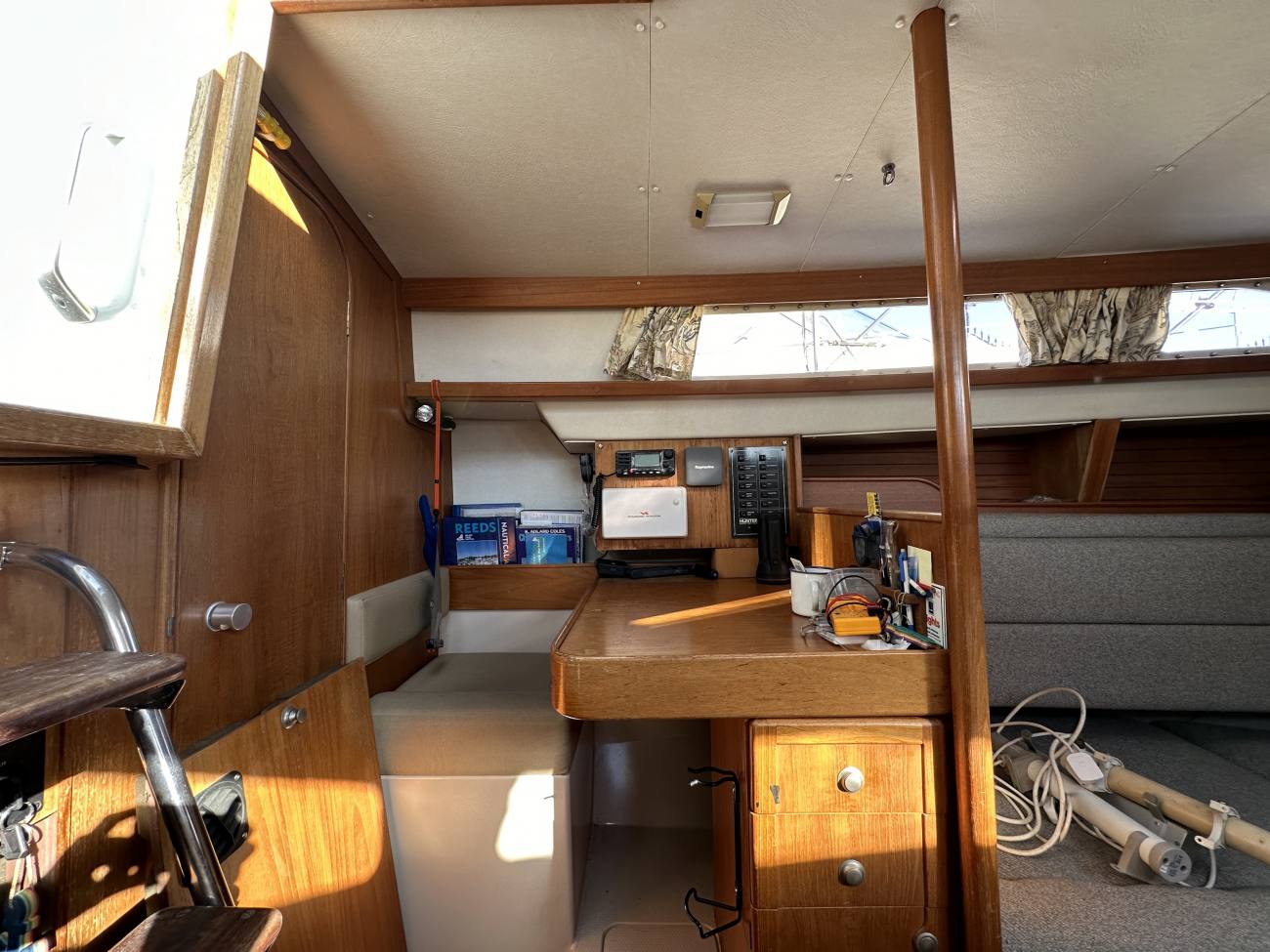 1993 Hunter Channel 323 image 52