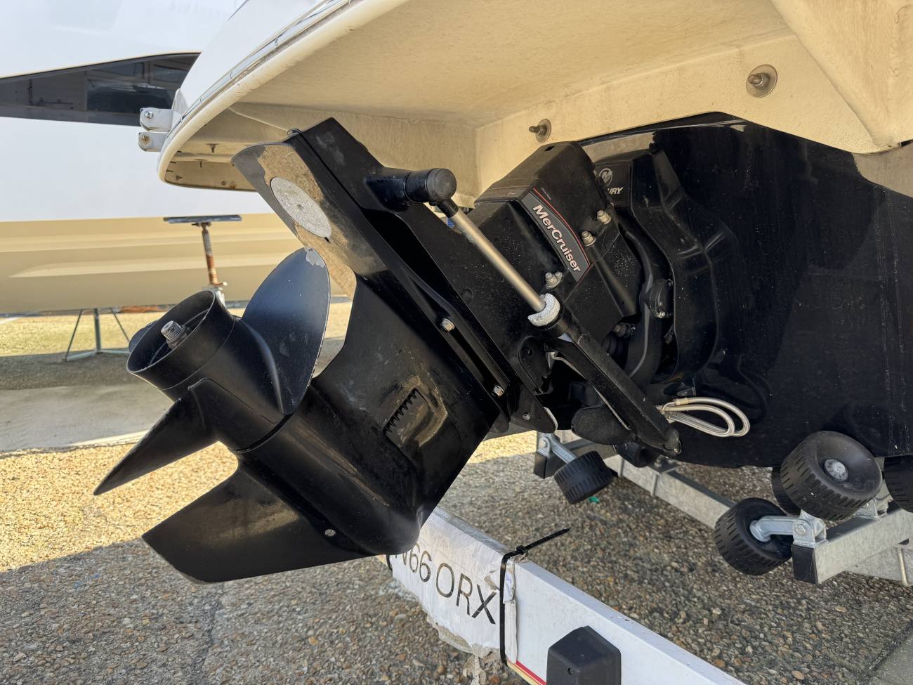 2017 1900 ESX image 10