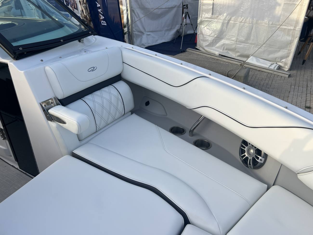 2025 Regal LS6 bowrider image 2