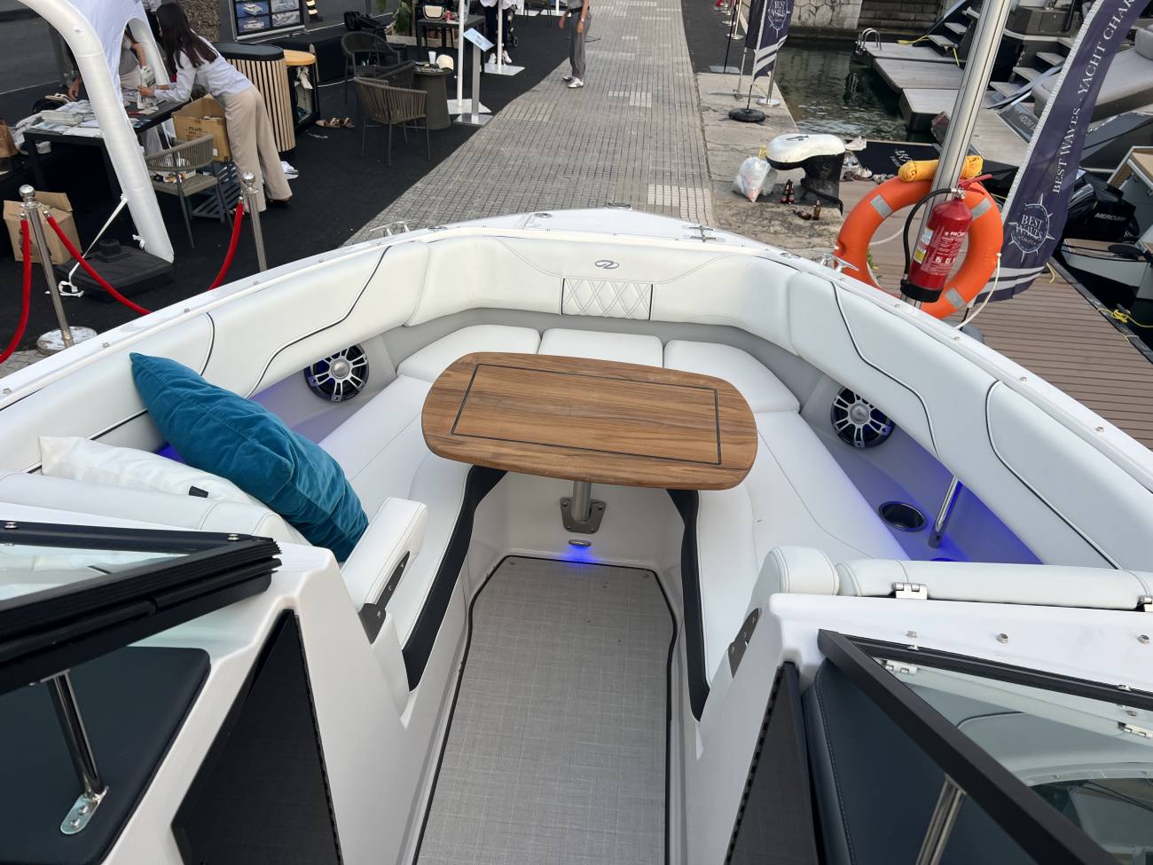 2025 Regal LS6 bowrider image 8