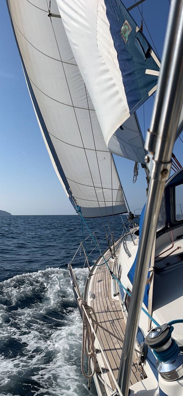 2008 Bavaria 40 Cruiser image 14