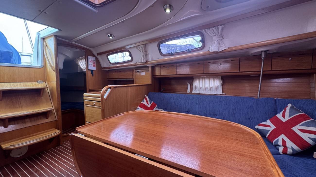 2007 Bavaria 33 Cruiser image 33