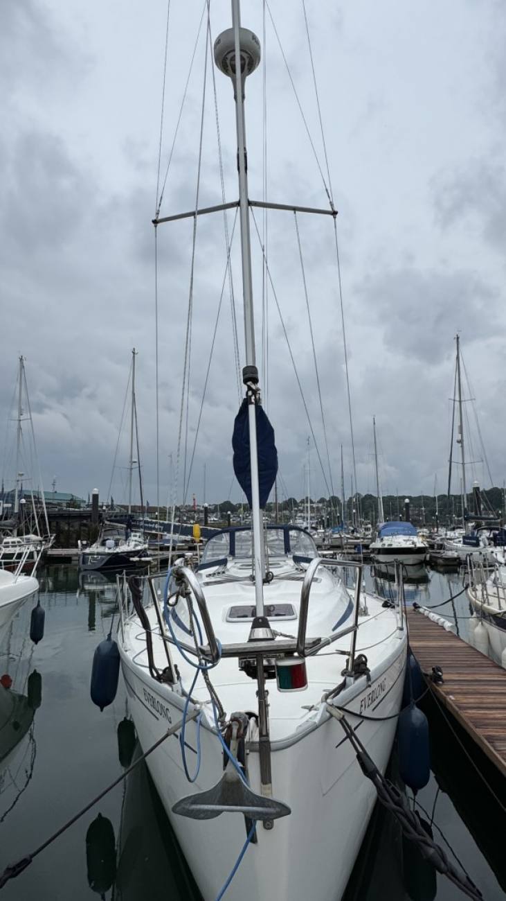 2007 Bavaria 33 Cruiser image 3