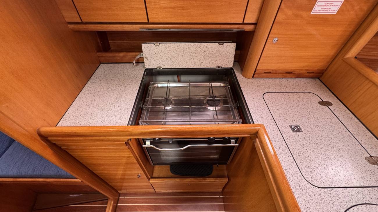 2007 Bavaria 33 Cruiser image 40