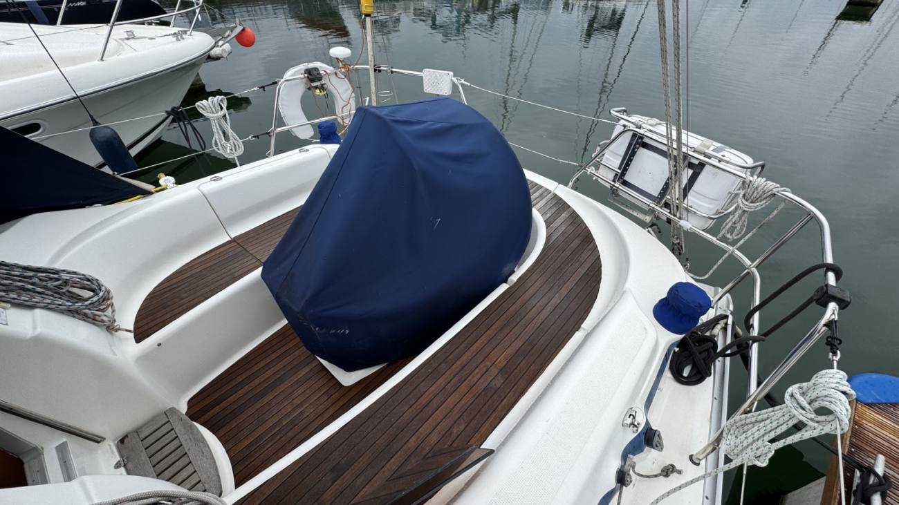 2007 Bavaria 33 Cruiser image 21