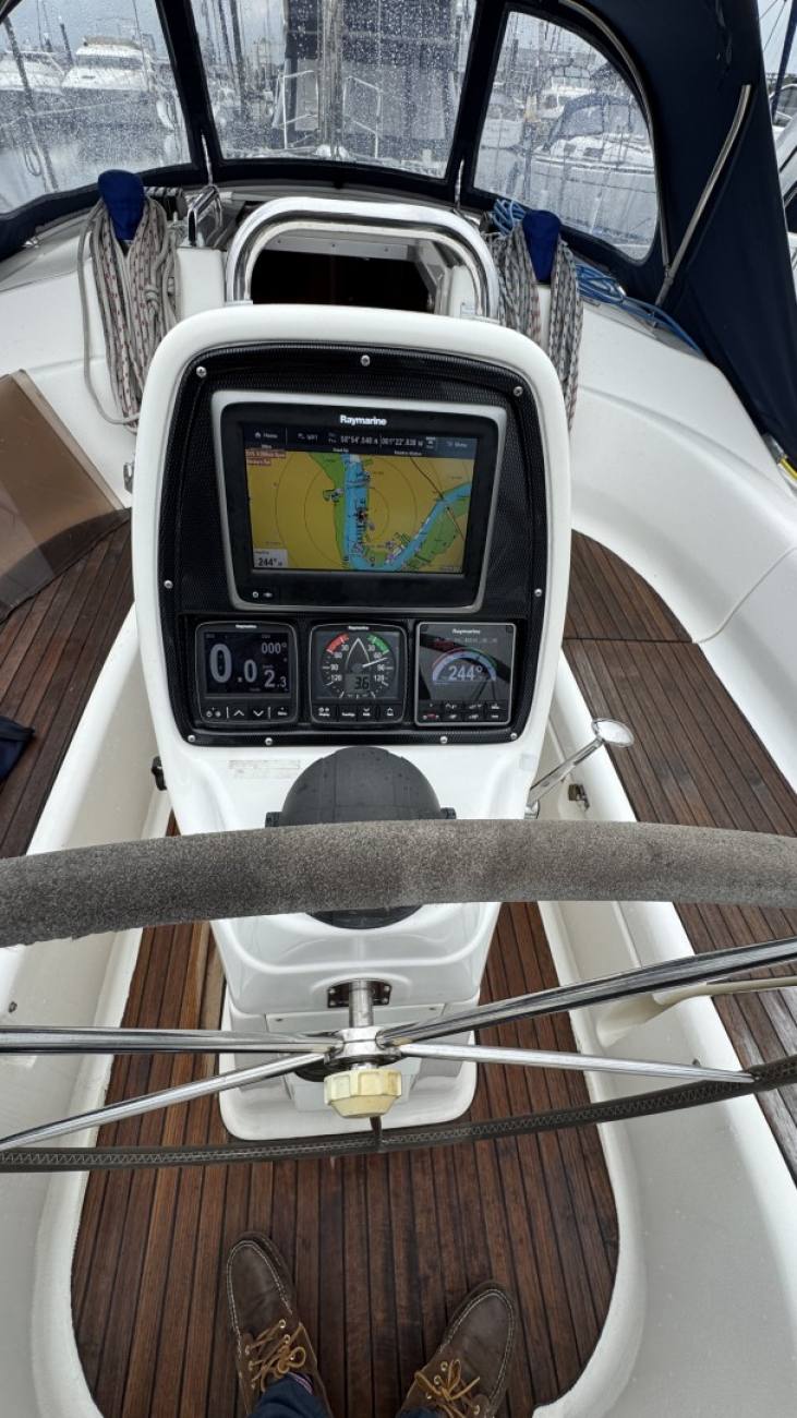2007 Bavaria 33 Cruiser image 27
