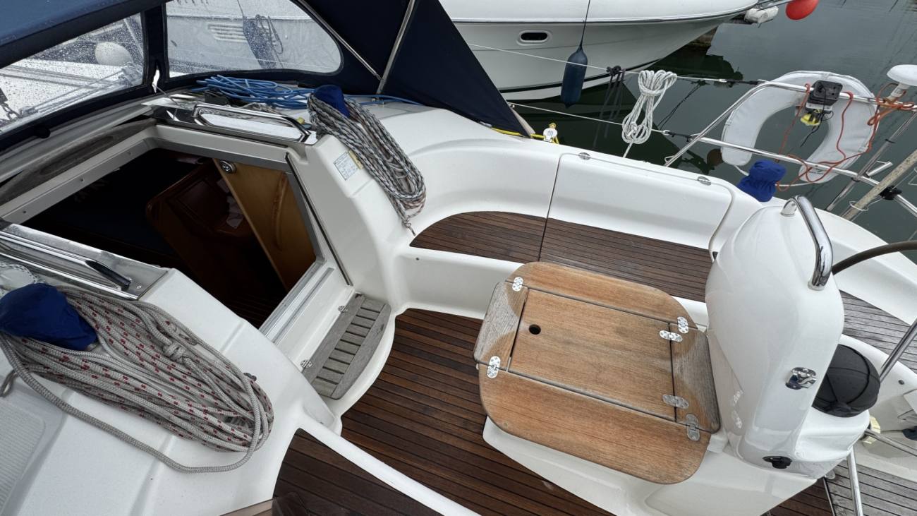 2007 Bavaria 33 Cruiser image 19