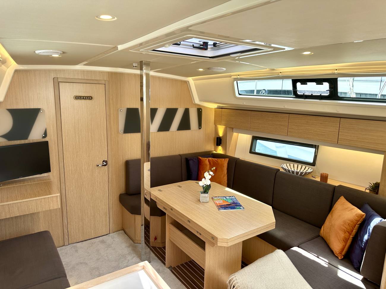 2020 Bavaria C42 image 3