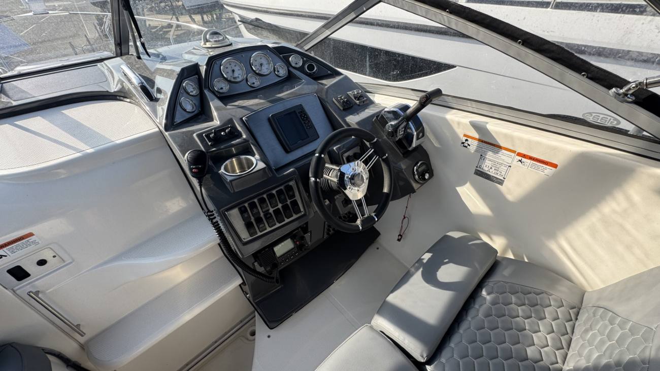 2012 Larson 265 Cabrio image 15