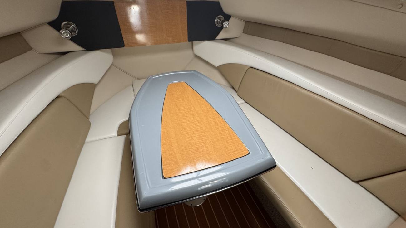 2012 Larson 265 Cabrio image 4