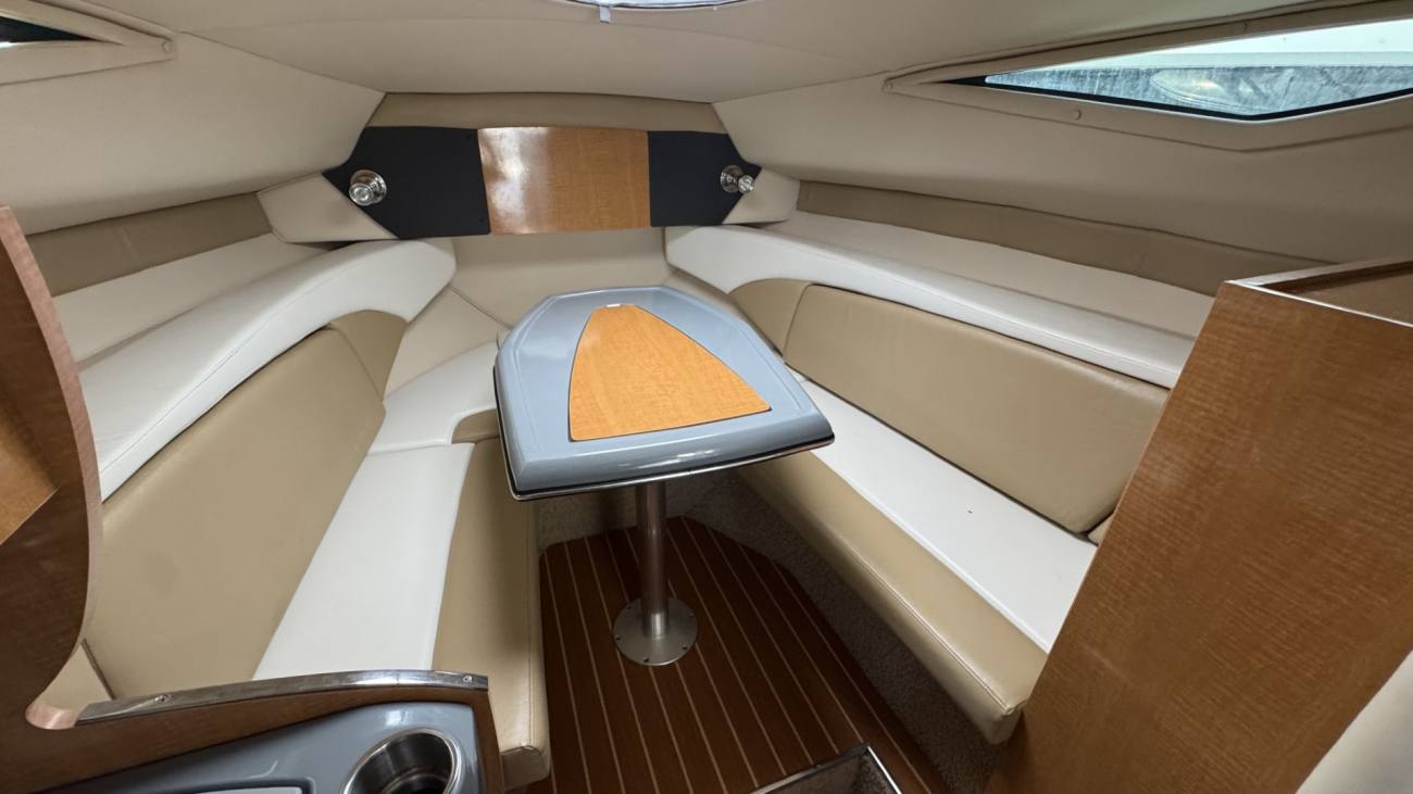 2012 Larson 265 Cabrio image 5